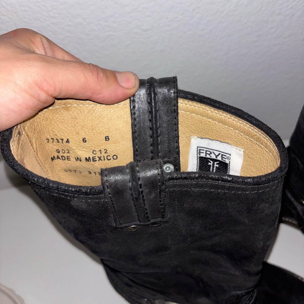 Frye Carmen Harness Boots Black Textured Leather Heel Moto Biker Size 6 B 77374 - Picture 4 of 8